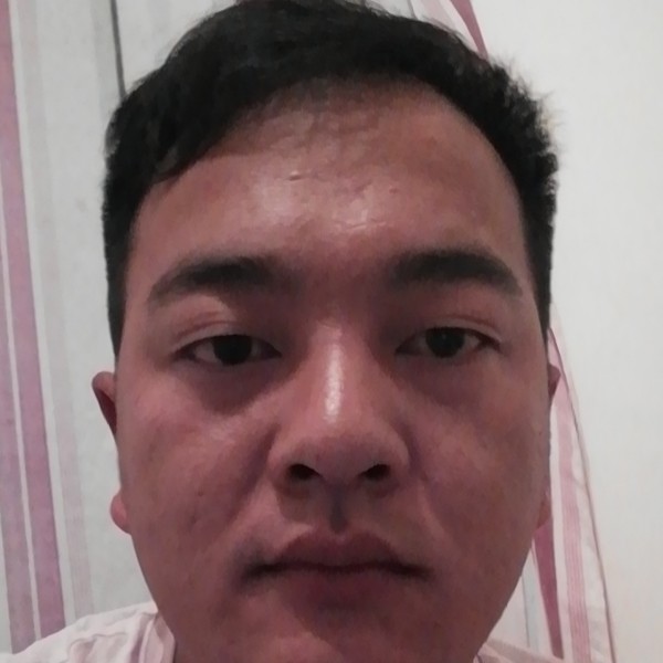健忘拿冰棍的照片