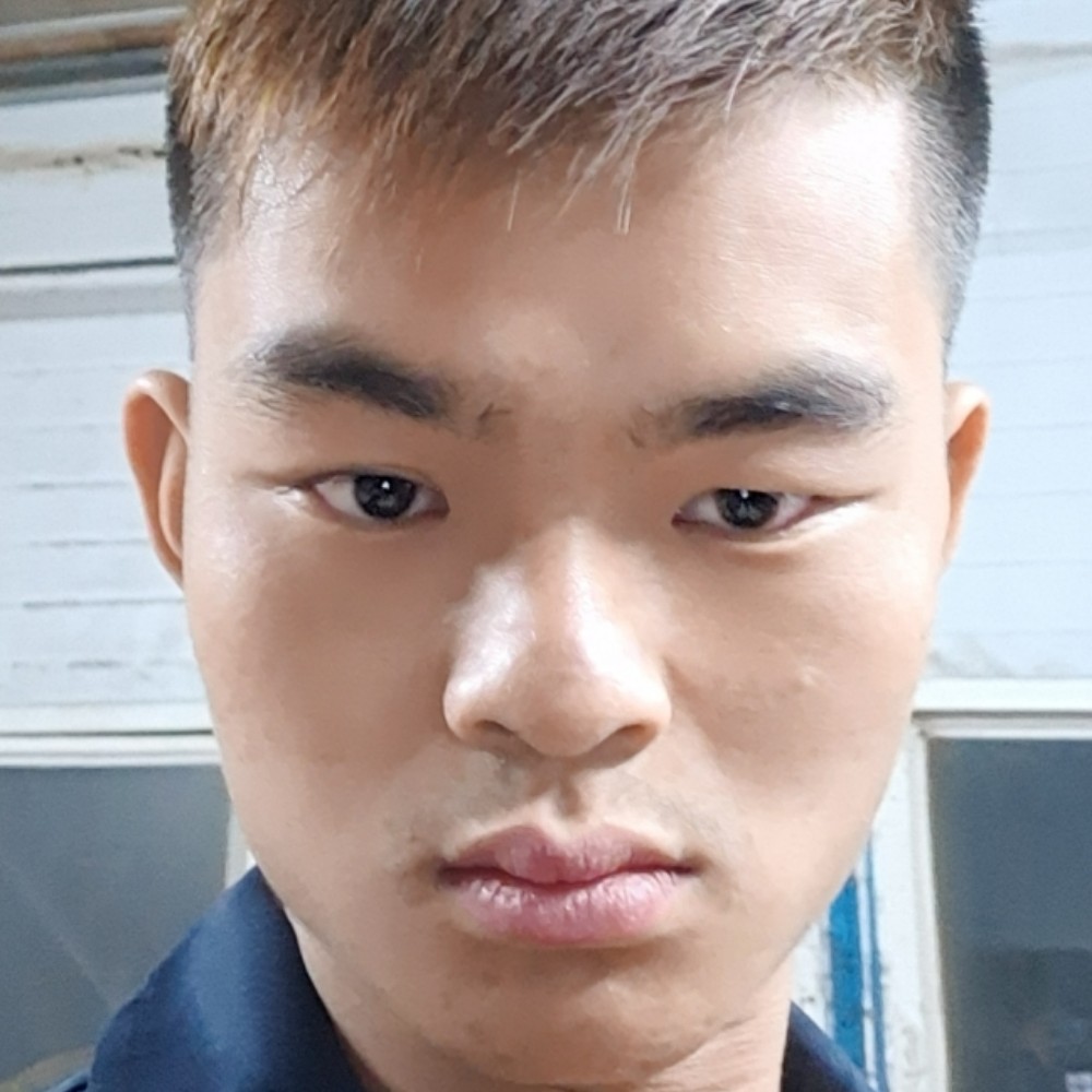 苗条扯火的照片