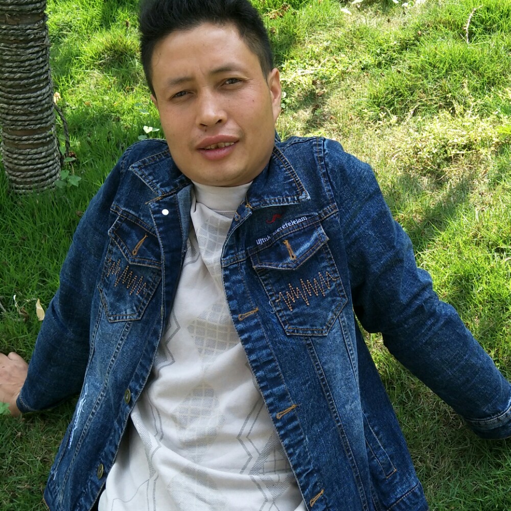 还单身挽手紫萱的照片