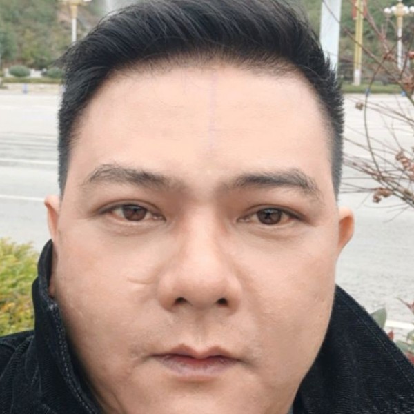 浅陌等于现实的照片