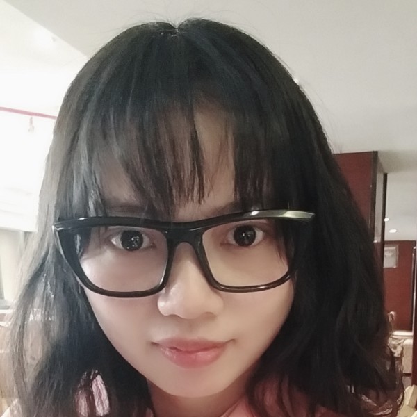 安静向百合的照片