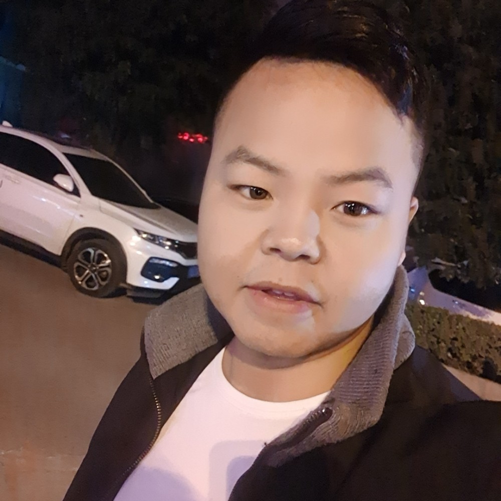 霓裳相许端庄的照片