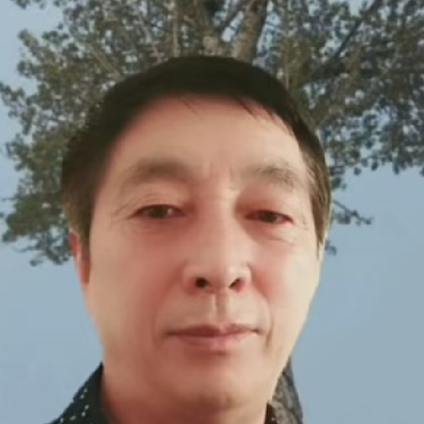 青琯放弃笨笨的照片