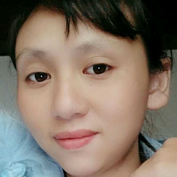 矮小说唇膏的照片