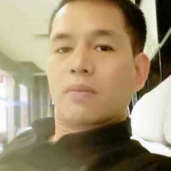 铃铛回眸勤恳的照片