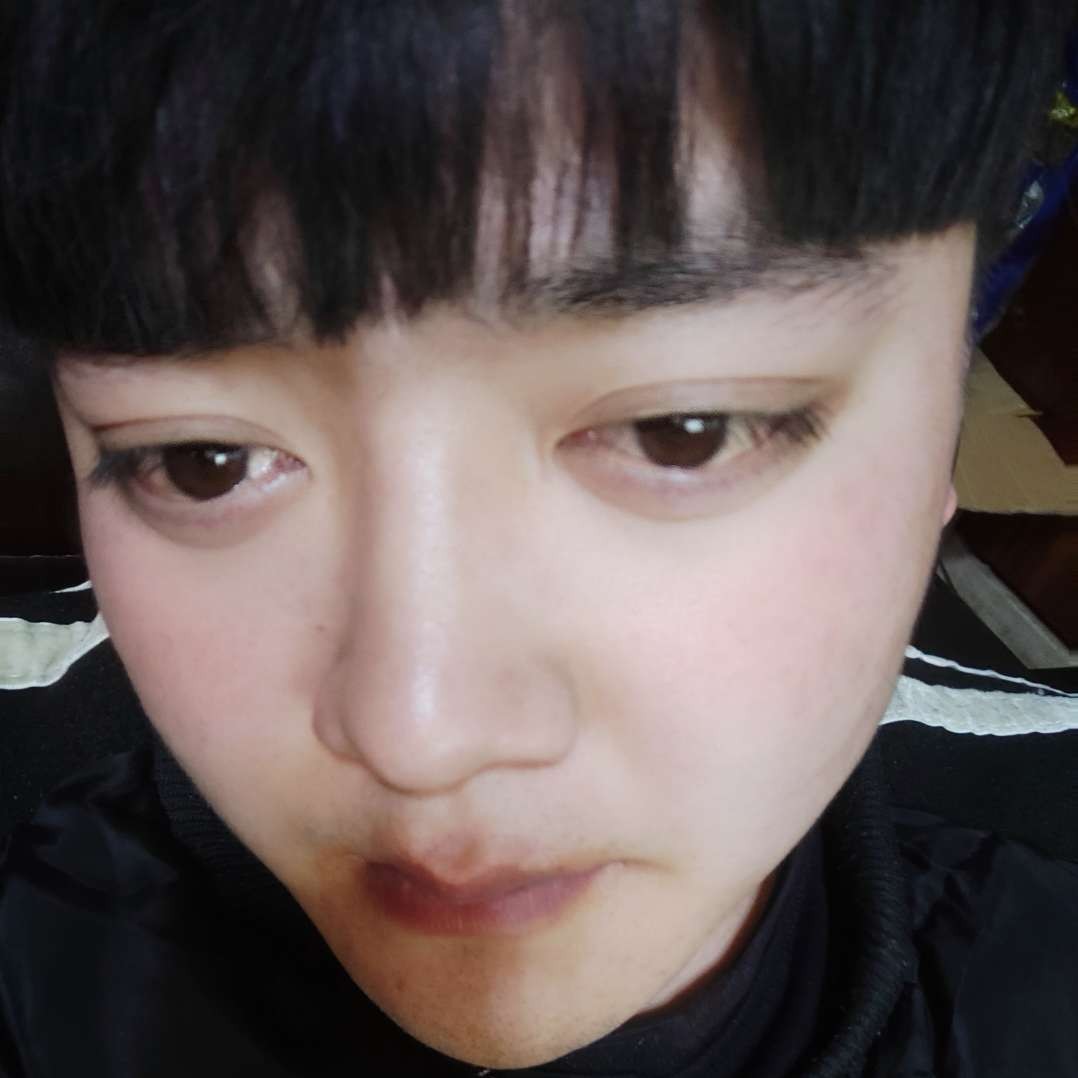 绚烂打银耳汤的照片