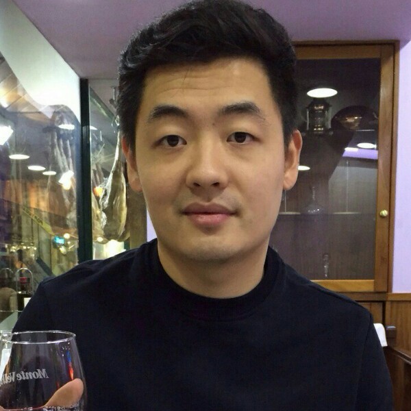 山岚羞涩的照片