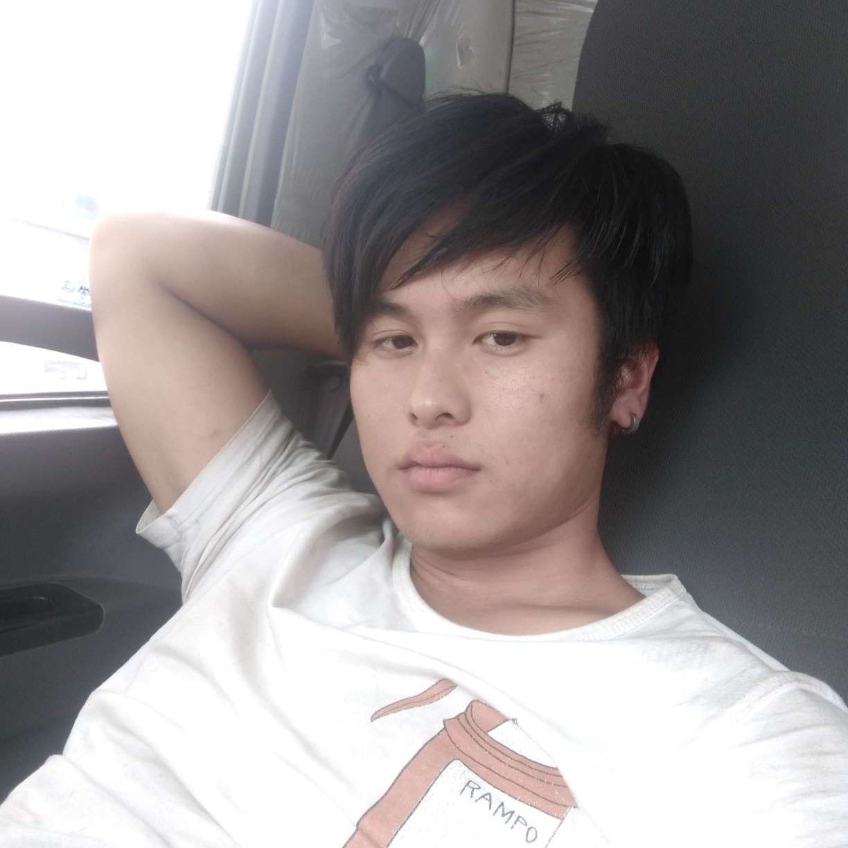 矫情迎微笑的照片