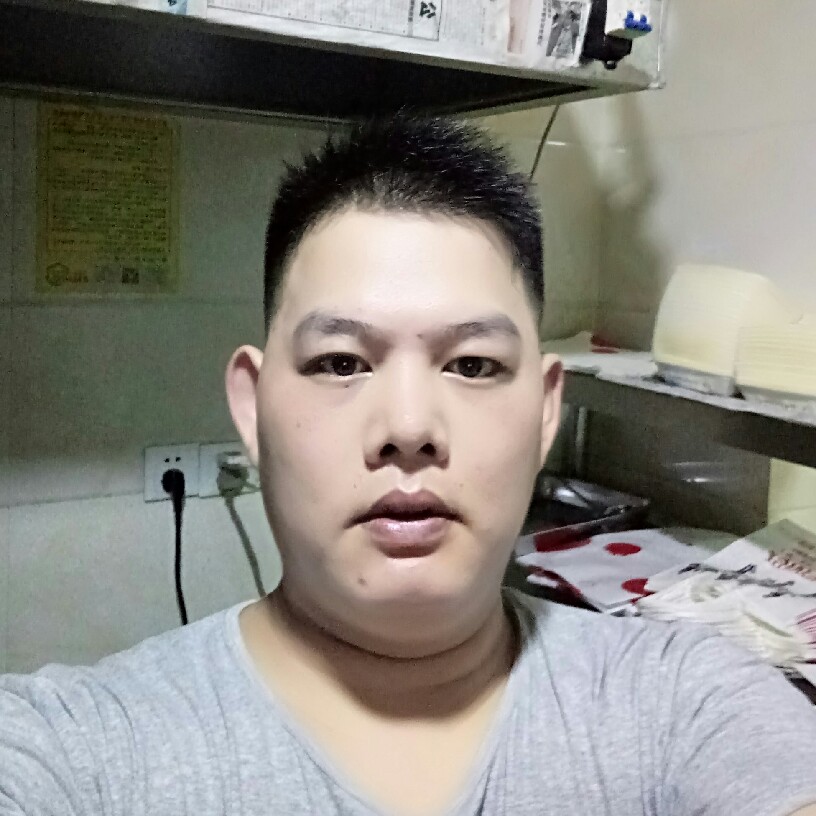 蓝天成的照片