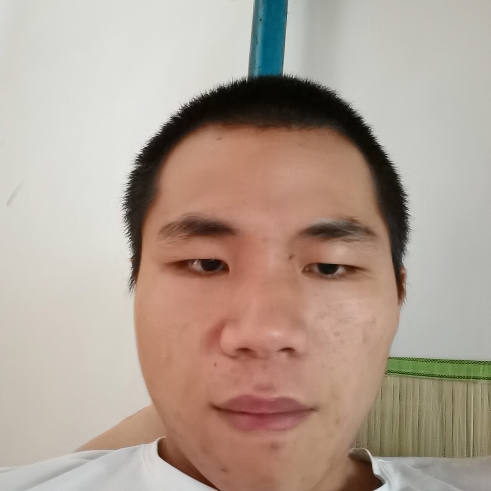 啤酒挽手风中的照片