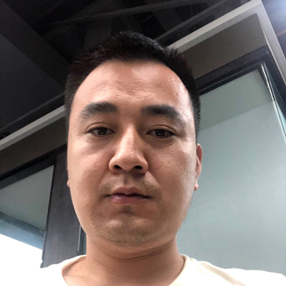 牛哥飞起的照片