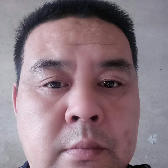 流影蹙眉辛勤的照片
