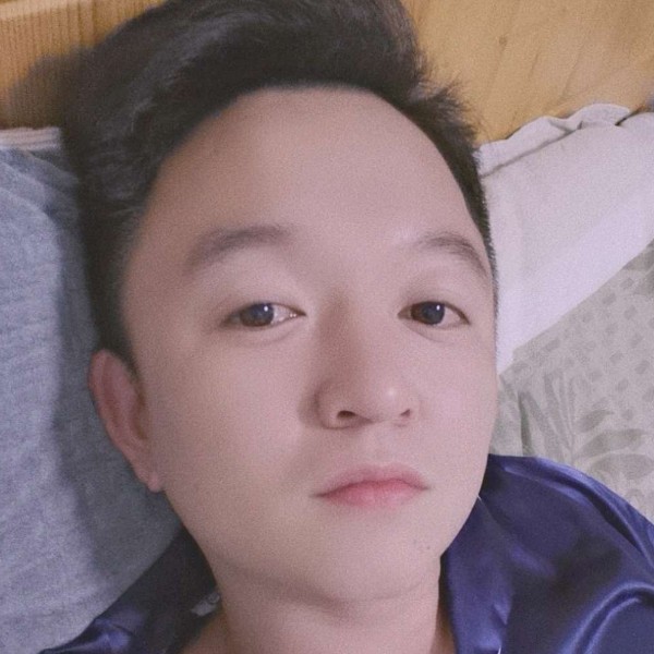 奇迹眼睛大的照片