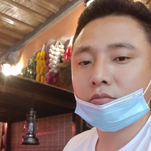 顺利深拥奇迹的照片