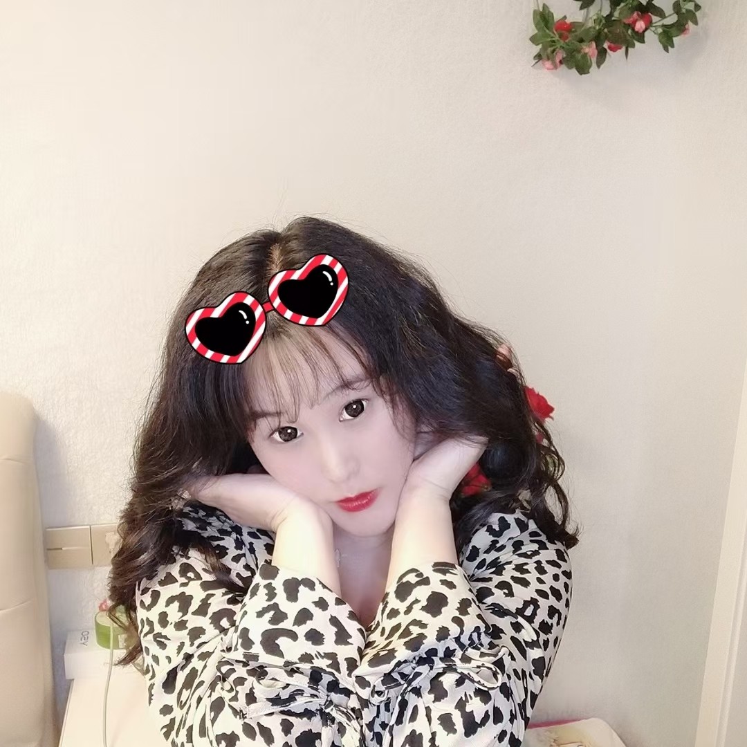 爱文艺的女青年的照片
