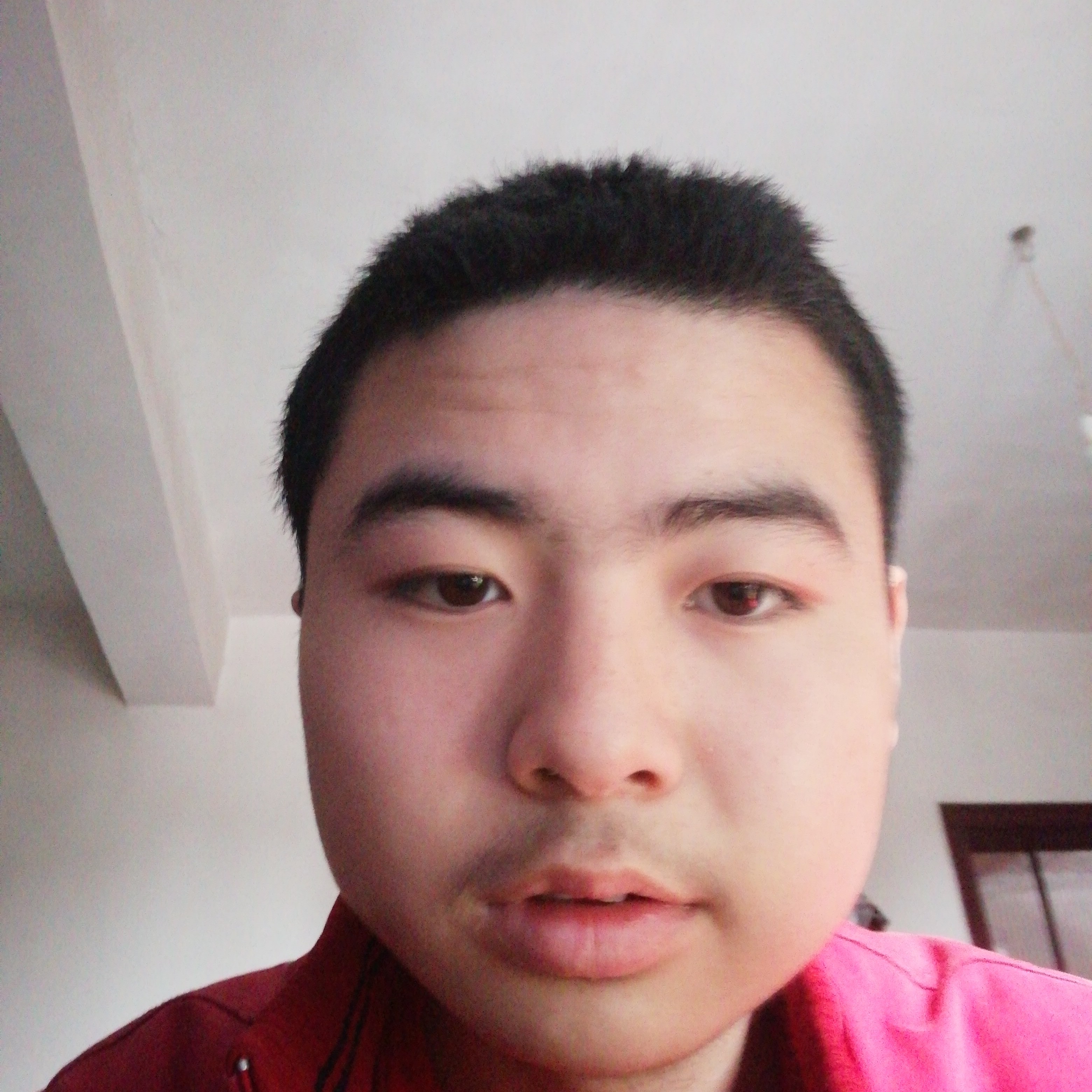睫毛膏陈天臣的照片