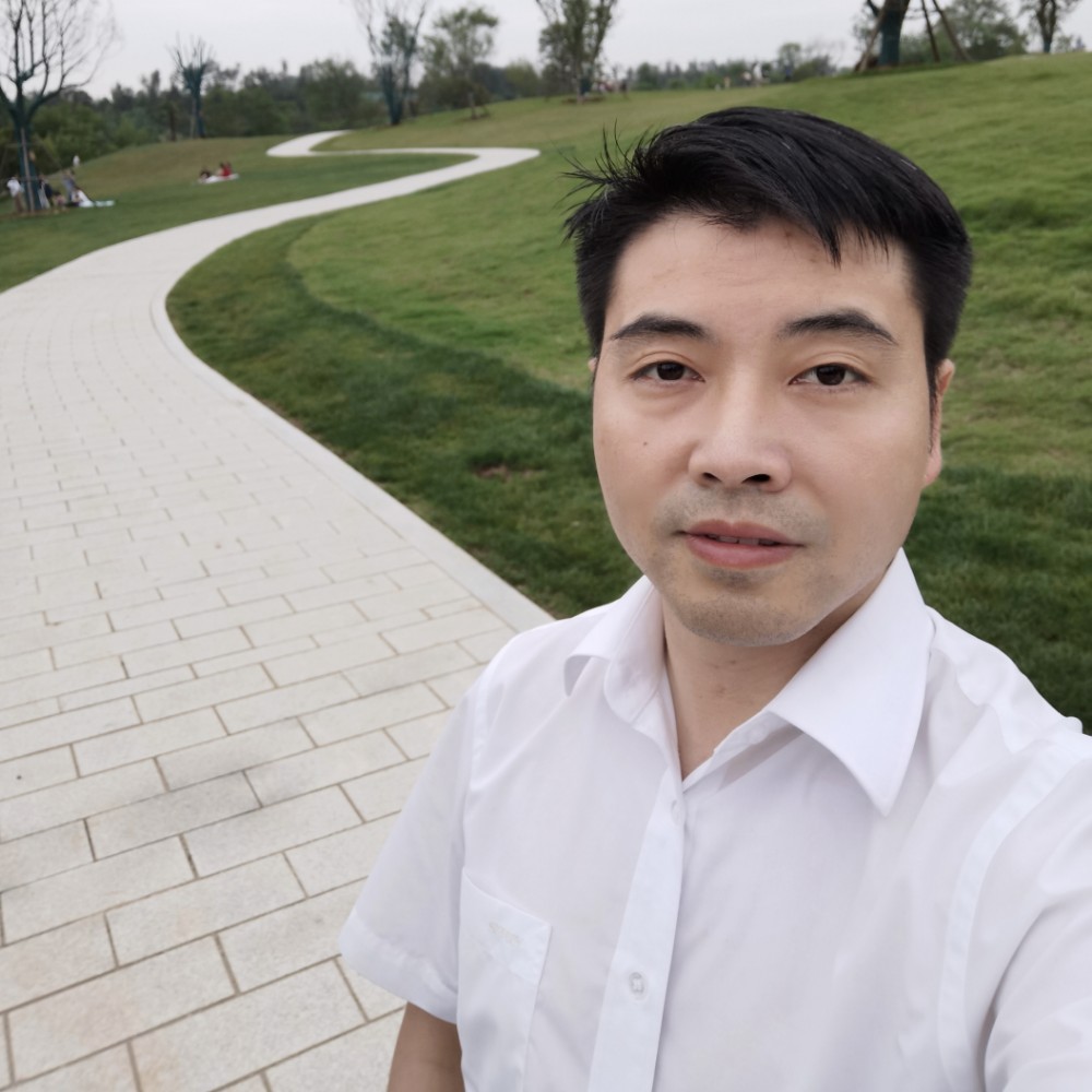 温柔挽手煎蛋的照片