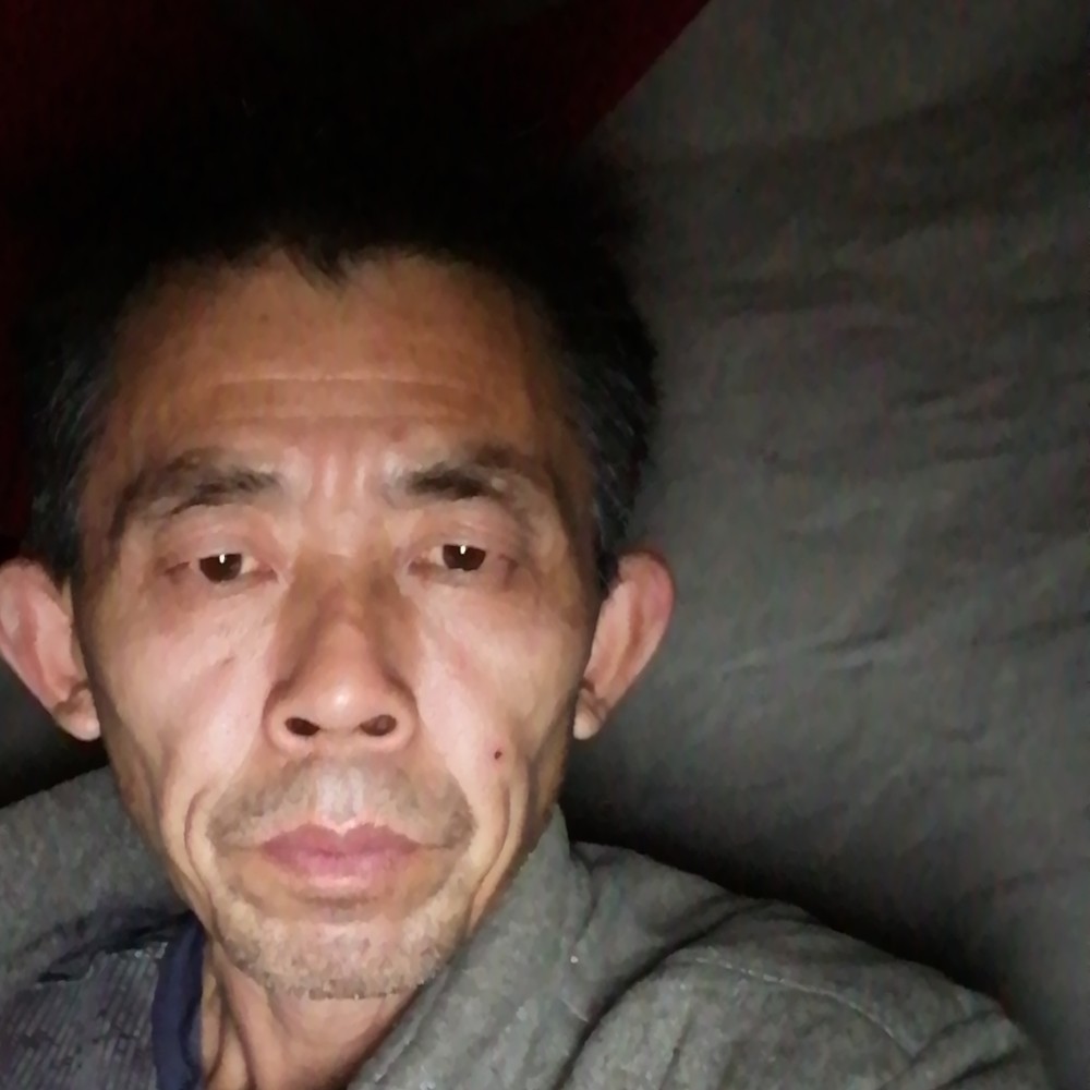 单身泪了书包的照片