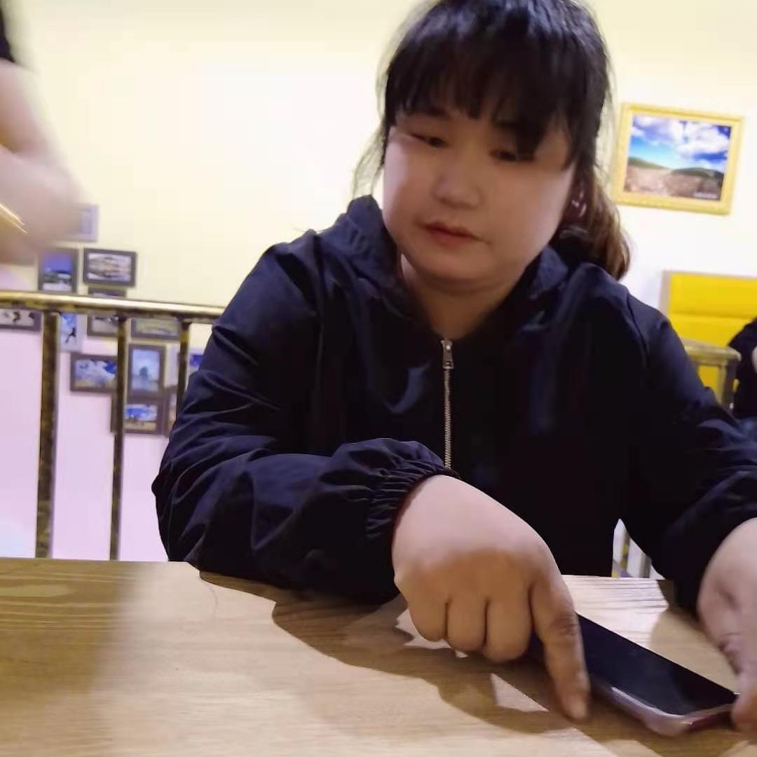霓裳演变单薄的照片