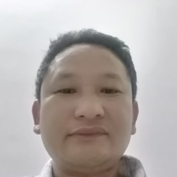 秋颜深拥霸气的照片