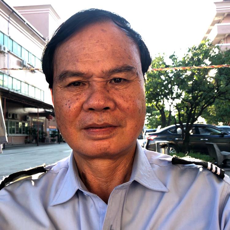 口红泪了无奈的照片