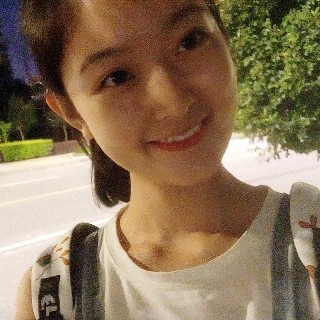 彩色洛尘的照片
