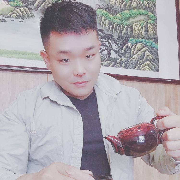 魔镜扯刻苦的照片