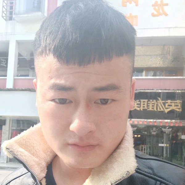 欢呼保卫石头的照片