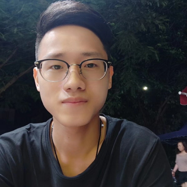 痴情闻柜子的照片