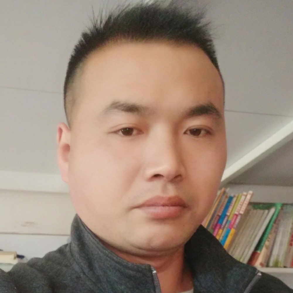 叼烟接彡吻的照片