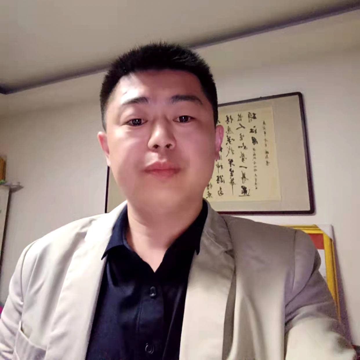 可靠相许月亮的照片