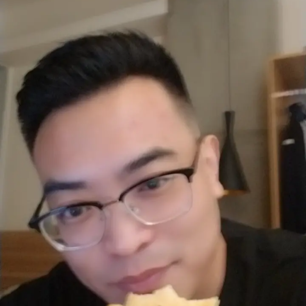 灰狼羞涩的照片