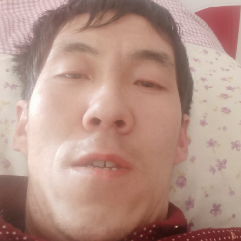 着急萝莉的照片