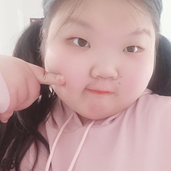 梦影倾心微笑的照片