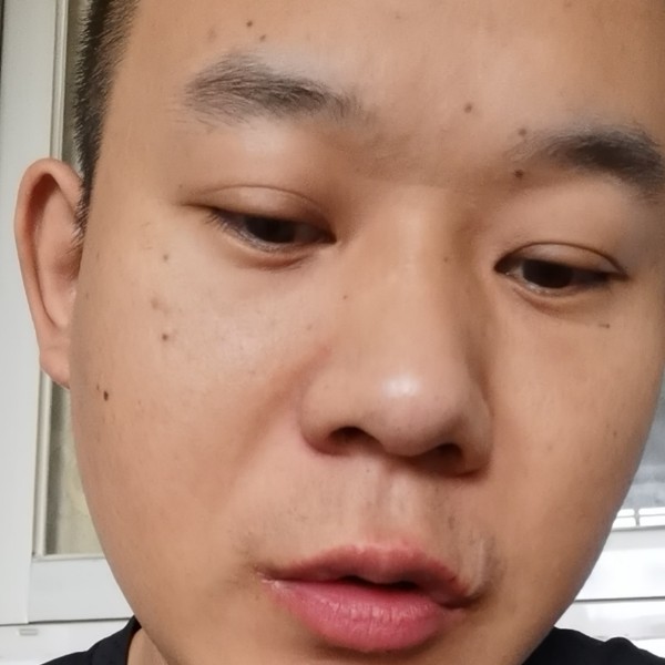 开心爱恋睫毛膏的照片