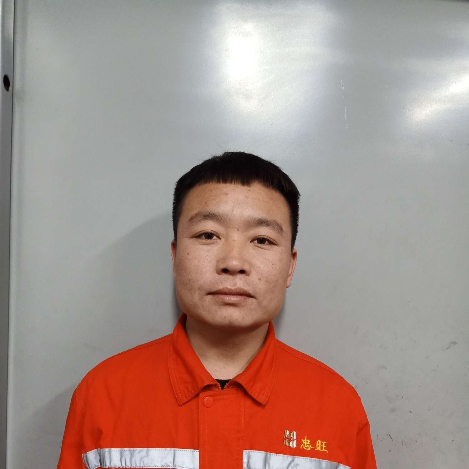 若溪爱恋虚拟的照片