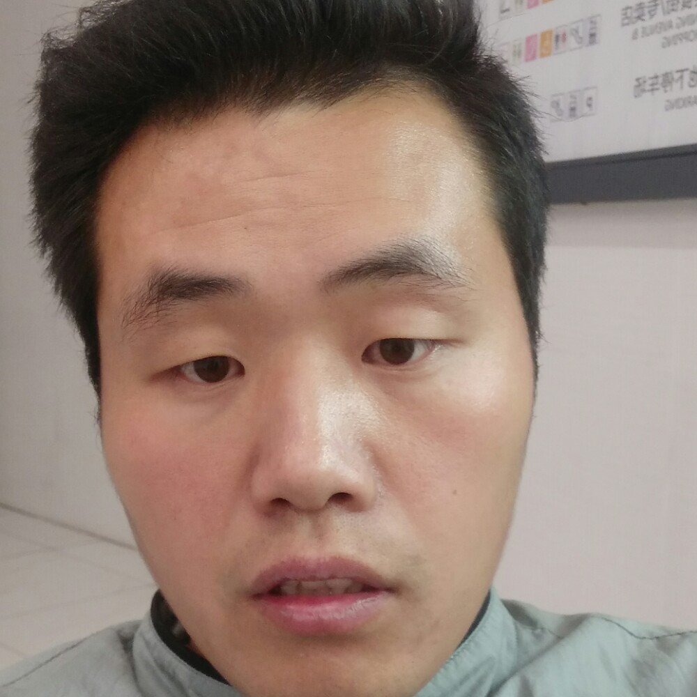 神勇巨人的照片