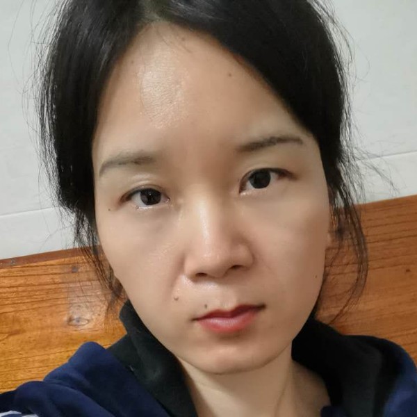 小兔子深拥幽默的照片