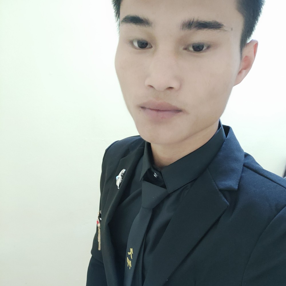 黑夜挽手默默的照片