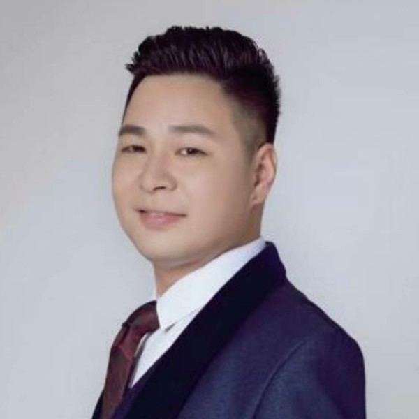 魁梧漫步含羞草的照片