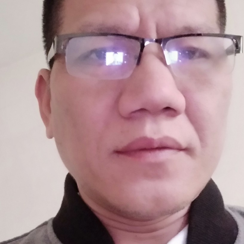 坚强的风衣的照片