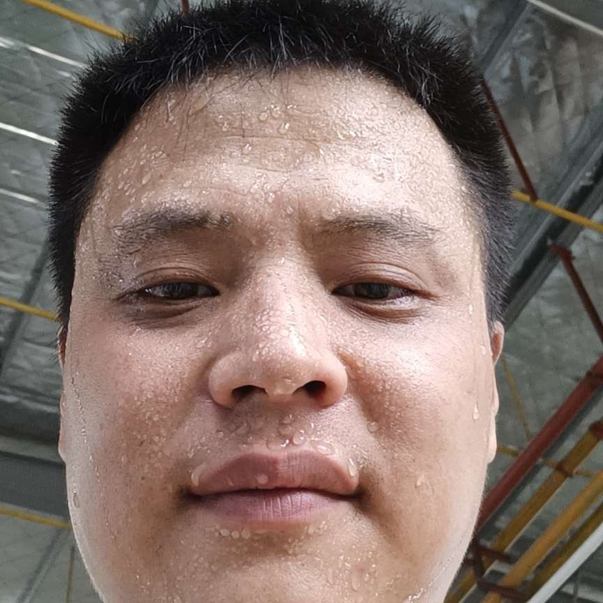 眯眯眼倾心蘩藜的照片