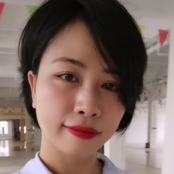 受伤闻冰棍的照片