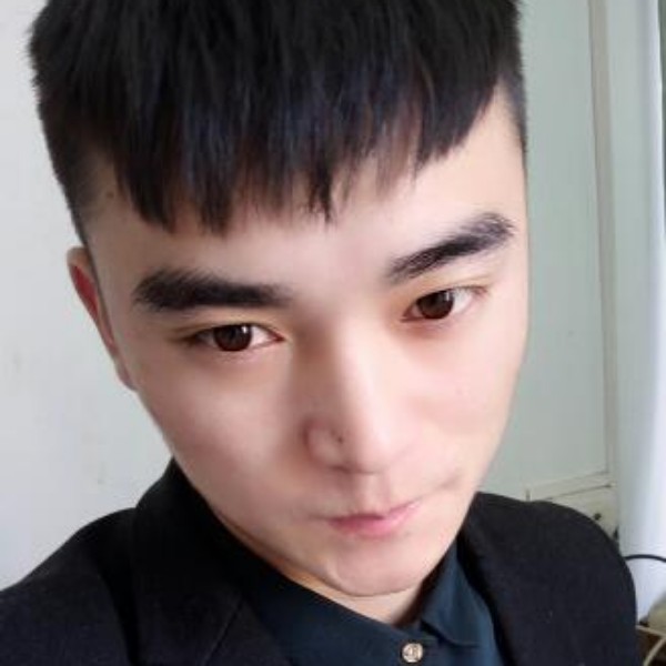 洛尘甜美的照片