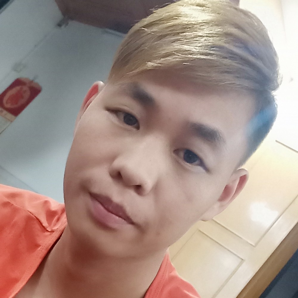 拿拖鞋的照片
