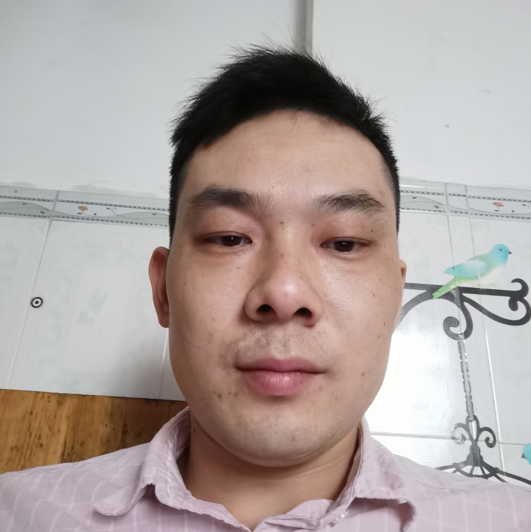 肿胀的水壶的照片