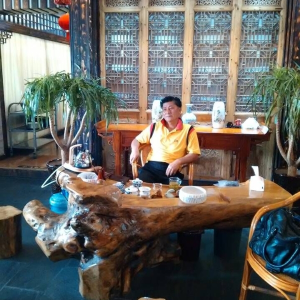 开郎、刘的照片