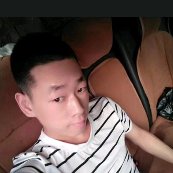 冷傲和小白菜的照片