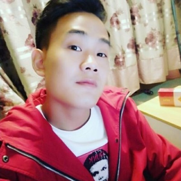 Dark，的照片