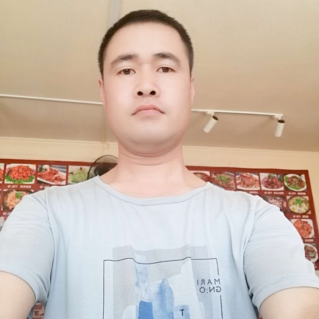 绿草饱满的照片